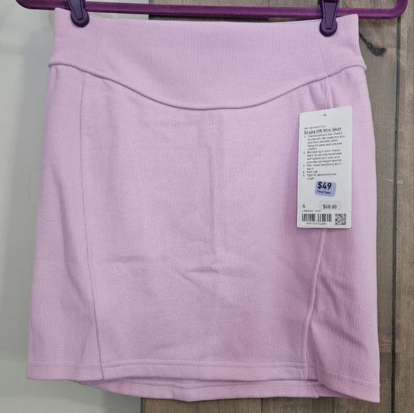 LULULEMON Scuba High-Rise Mini Skirt. Vitapink. Size small NWT - Picture 6 of 11
